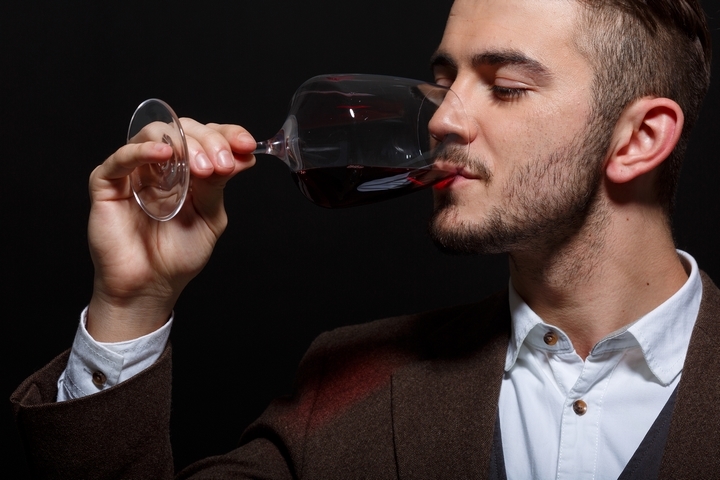 6 Red Wine Drinking Tips to Enhance the Taste
