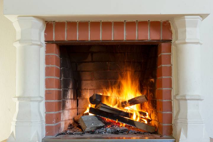 How to Use a Wood Burning Fireplace Safely